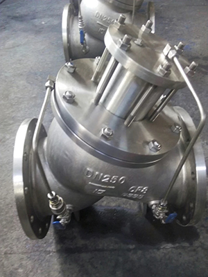 不鏽鋼活塞式多功能水泵控製（zhì）閥