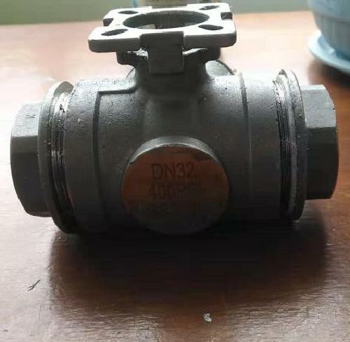 22052507雙相（xiàng）鋼螺紋三通球閥